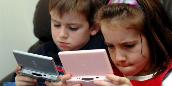 Bahaya Bermain Video Game Pada Anak